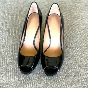 Open toe pumps